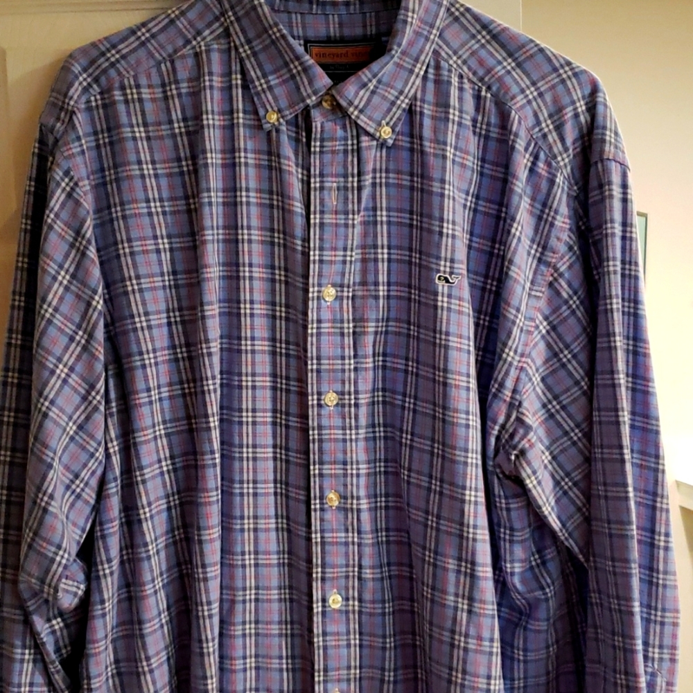 Vineyard Vines XL whale shirt